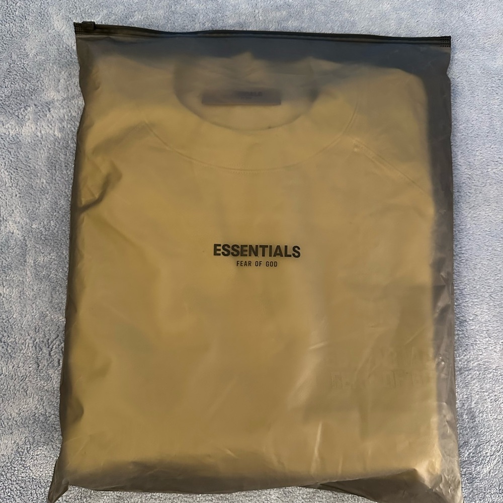 Essentials canary crew neck XL